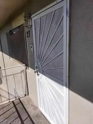 Photo #5: 2382859 Listing 