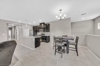 Photo #3: 2382862 Listing