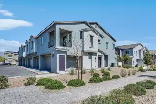 Photo #4: 2382862 Listing