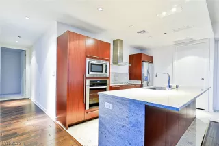 Photo #3: 2382866 Listing 