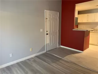 Photo #5: 2382867 Listing 