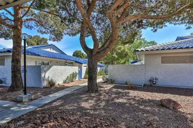 MLS: 2382871 Condo For Sale