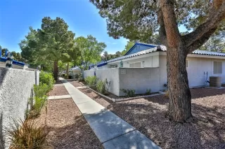 Photo #1: 2382871 Listing