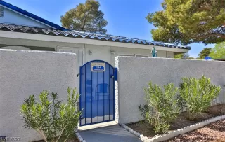 Photo #3: 2382871 Listing