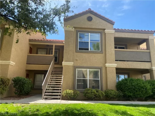 MLS: 2382872 Condo For Sale