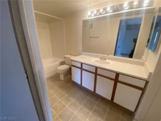 Photo #5: 2382872 Listing