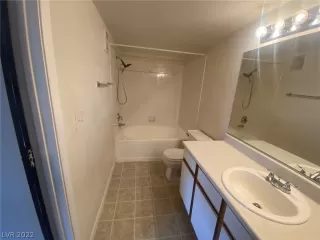 Photo #6: 2382872 Listing