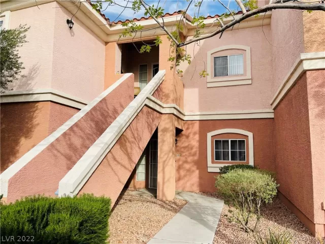 MLS: 2382876 Condo For Sale