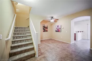 Photo #5: 2382888 Listing 