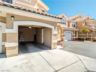 Photo #1: 2382896 Listing 