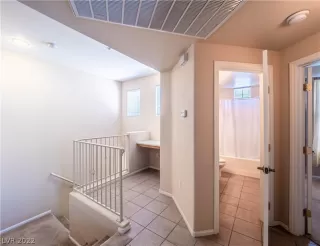 Photo #5: 2382896 Listing 