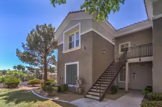 Photo #2: 2382928 Listing