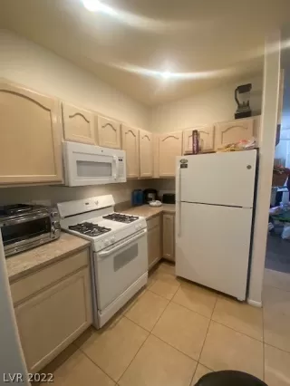 Photo #2: 2382949 Listing