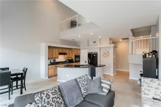 Photo #3: 2382951 Listing 