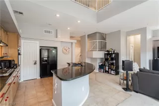 Photo #4: 2382951 Listing 