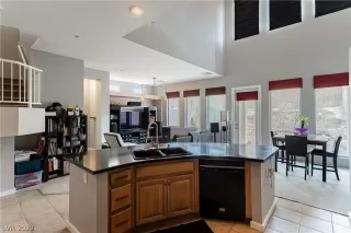 Photo #6: 2382951 Listing 