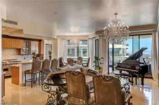 Photo #2: 2382953 Listing