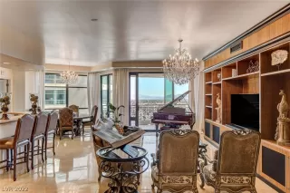 Photo #3: 2382953 Listing