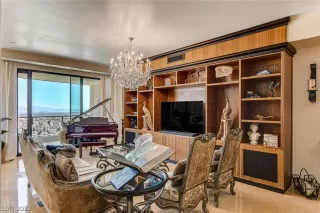 Photo #4: 2382953 Listing