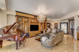 Photo #5: 2382953 Listing