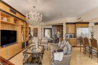 Photo #6: 2382953 Listing