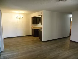 Photo #6: 2382959 Listing