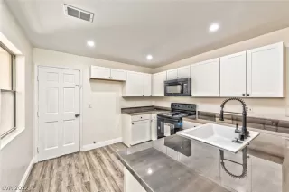 Photo #2: 2382965 Listing 