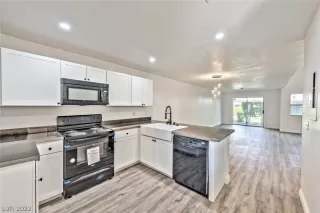 Photo #3: 2382965 Listing 