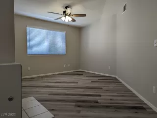 Photo #5: 2382970 Listing 