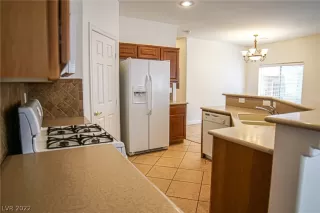 Photo #6: 2382992 Listing