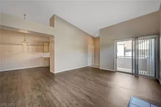 Photo #4: 2383005 Listing