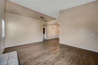 Photo #5: 2383005 Listing