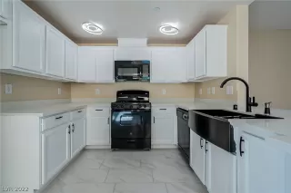 Photo #1: 2383017 Listing