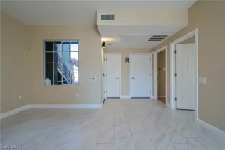 Photo #2: 2383017 Listing