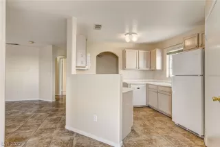 Photo #1: 2383039 Listing 