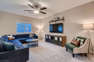 Photo #4: 2383042 Listing 