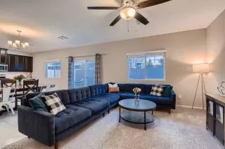 Photo #5: 2383042 Listing 