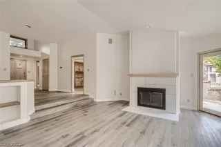 Photo #5: 2383072 Listing