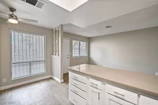 Photo #3: 2383074 Listing