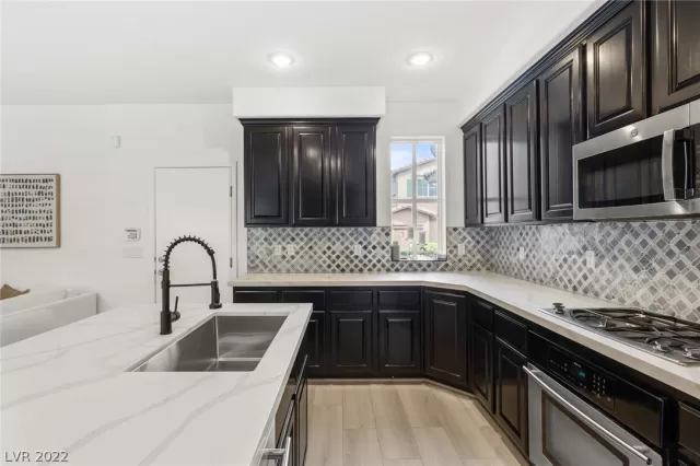 MLS: 2383076 Condo For Sale