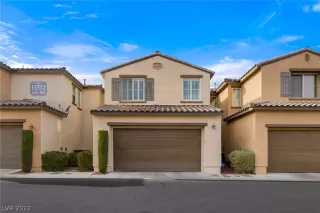 Photo #3: 2383076 Listing