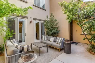 Photo #4: 2383076 Listing