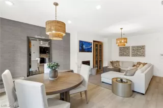 Photo #5: 2383076 Listing