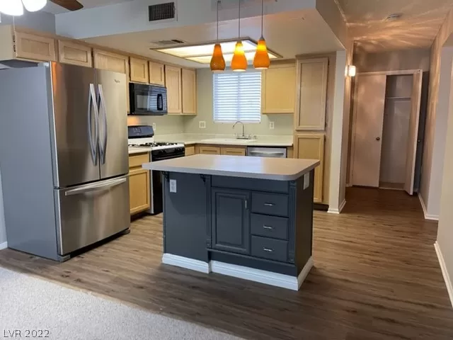 MLS: 2383078 Condo For Sale