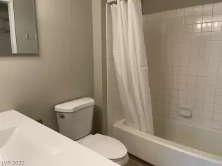 Photo #6: 2383078 Listing