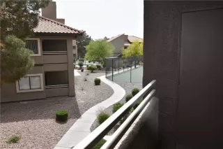 Photo #4: 2383087 Listing 