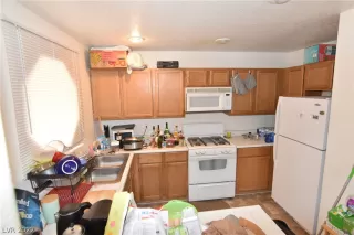 Photo #5: 2383087 Listing 