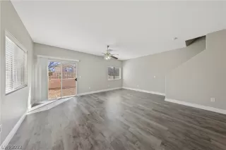 Photo #3: 2383090 Listing