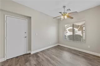 Photo #6: 2383090 Listing