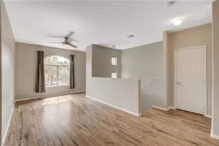 Photo #3: 2383130 Listing